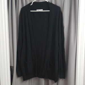 Black open front sweater with pockets